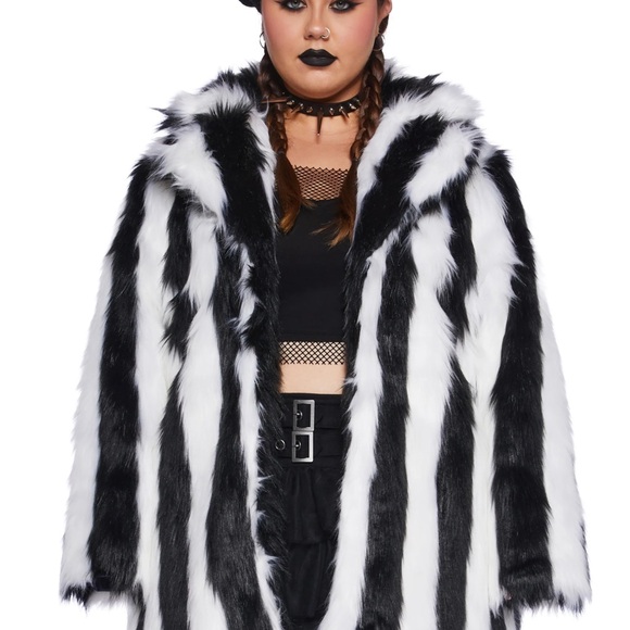 Brand new sold out online Beetlejuice, Black/white fake for last one - Picture 3 of 10